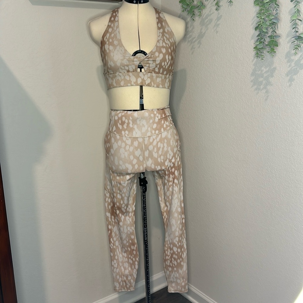 Fabletics 2 Piece Pureluxe Outfit